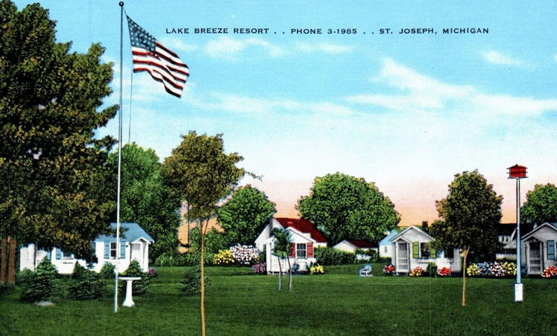 Lake Breeze Motel (Lake Breeze Cabins, Lake Breeze Cabin Court) - Vintage Postcard